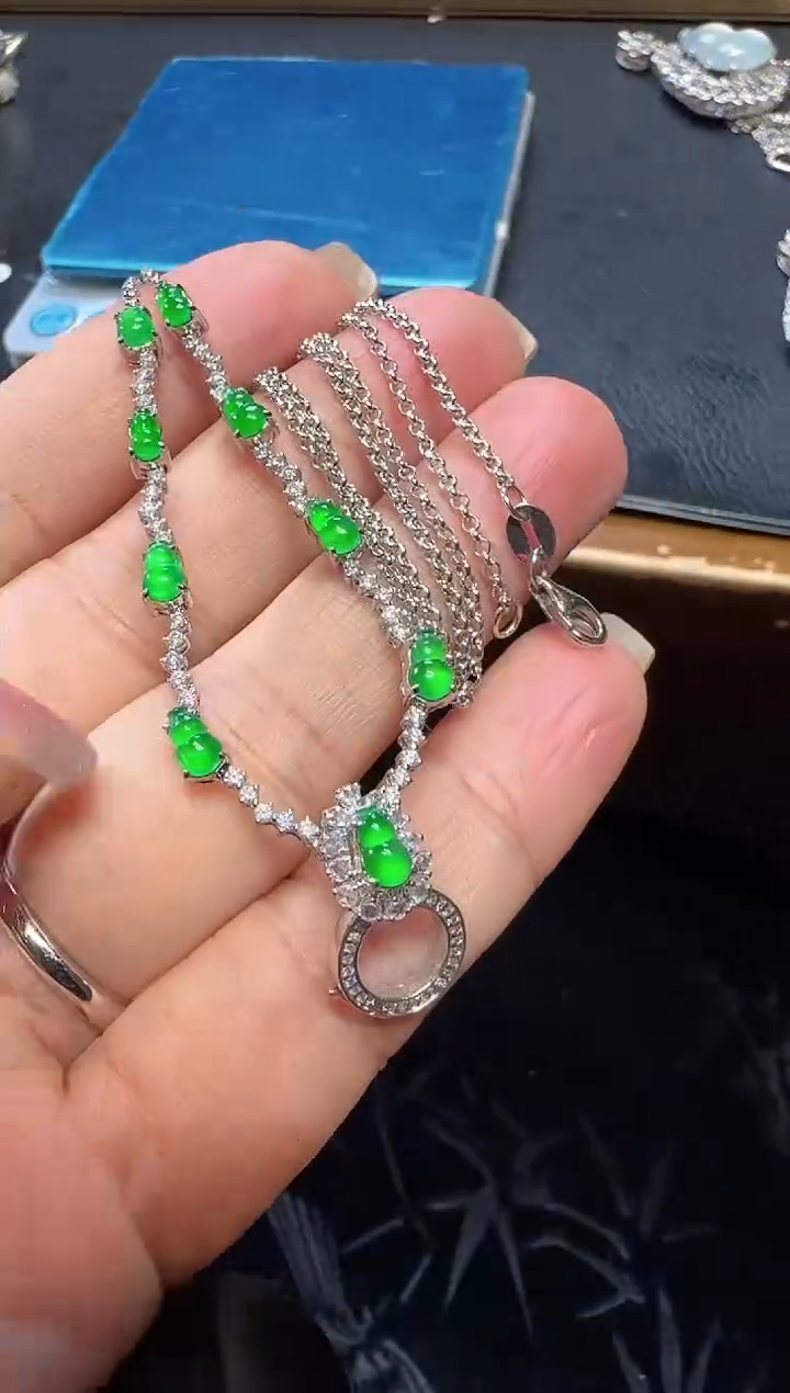 【闪购商品】翡翠项链18K金镶嵌葫芦