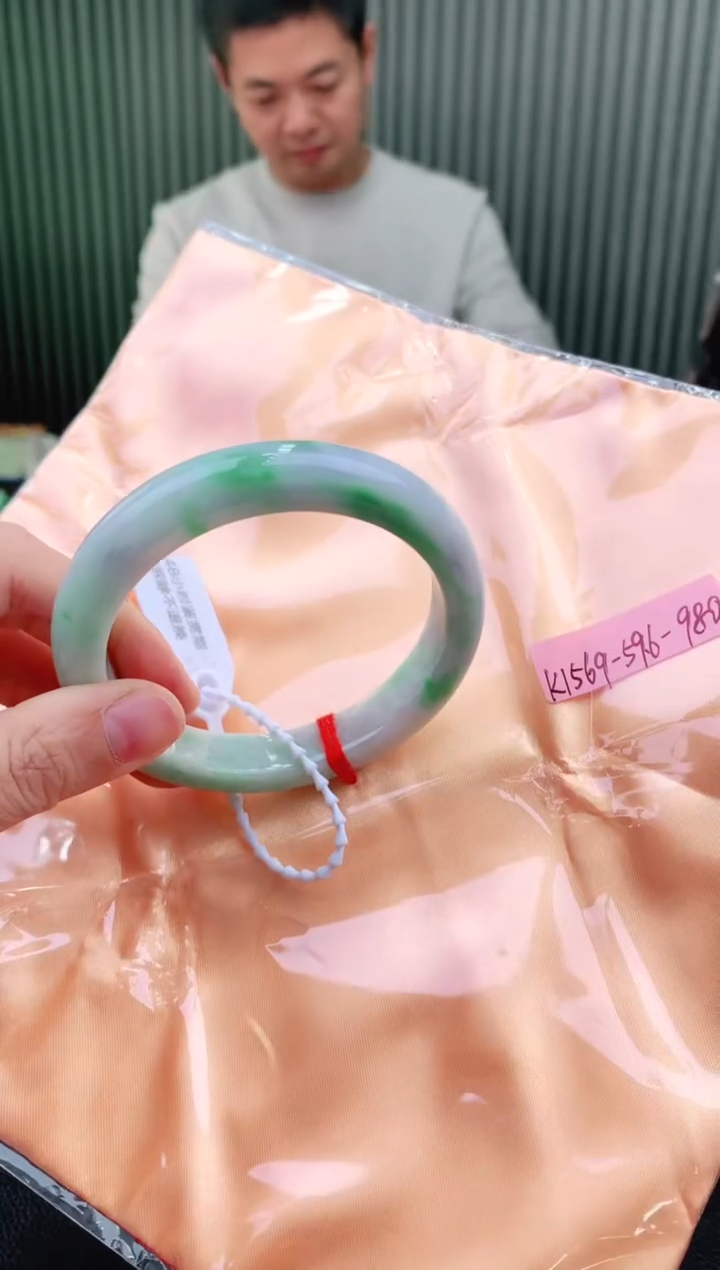 未镶嵌手镯翡翠59+