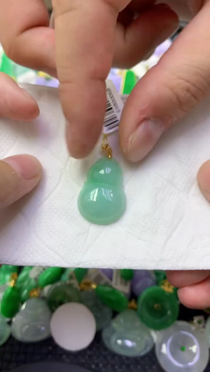 颈饰未镶嵌翡翠天然缅甸翡翠A货