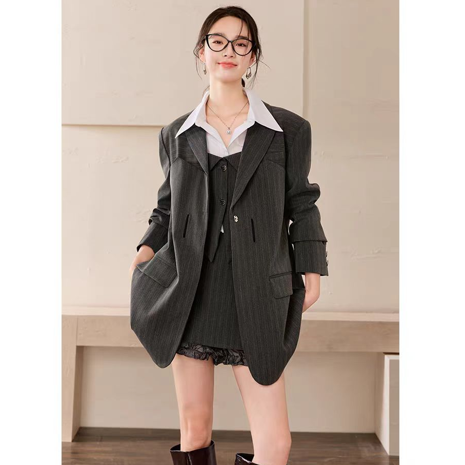 【商场同款】曼德诗新款复古竖条纹西服外套Y423308367