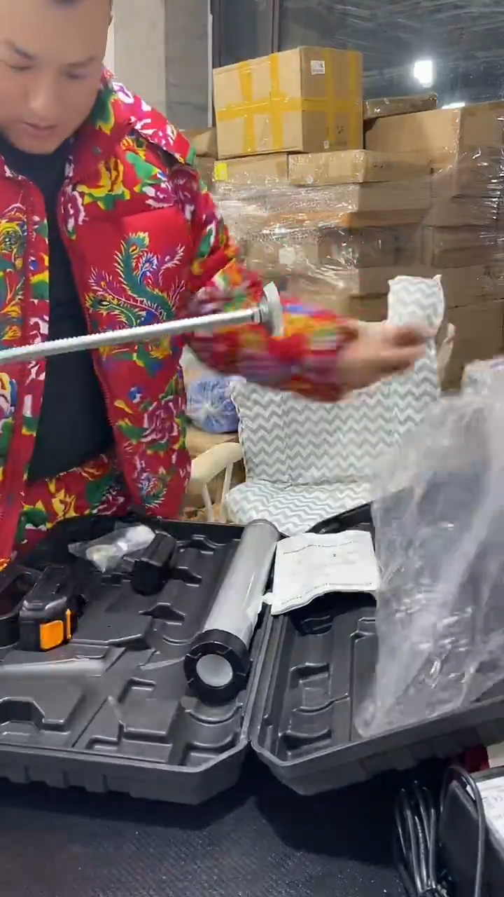 77电动胶枪新年炸炸炸抢抢枪JJ