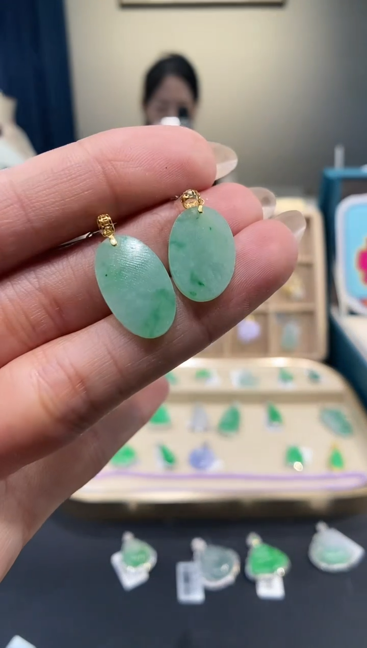 【闪购商品】翡翠吊坠(不含链)18K金镶嵌无事牌 多样性发其一