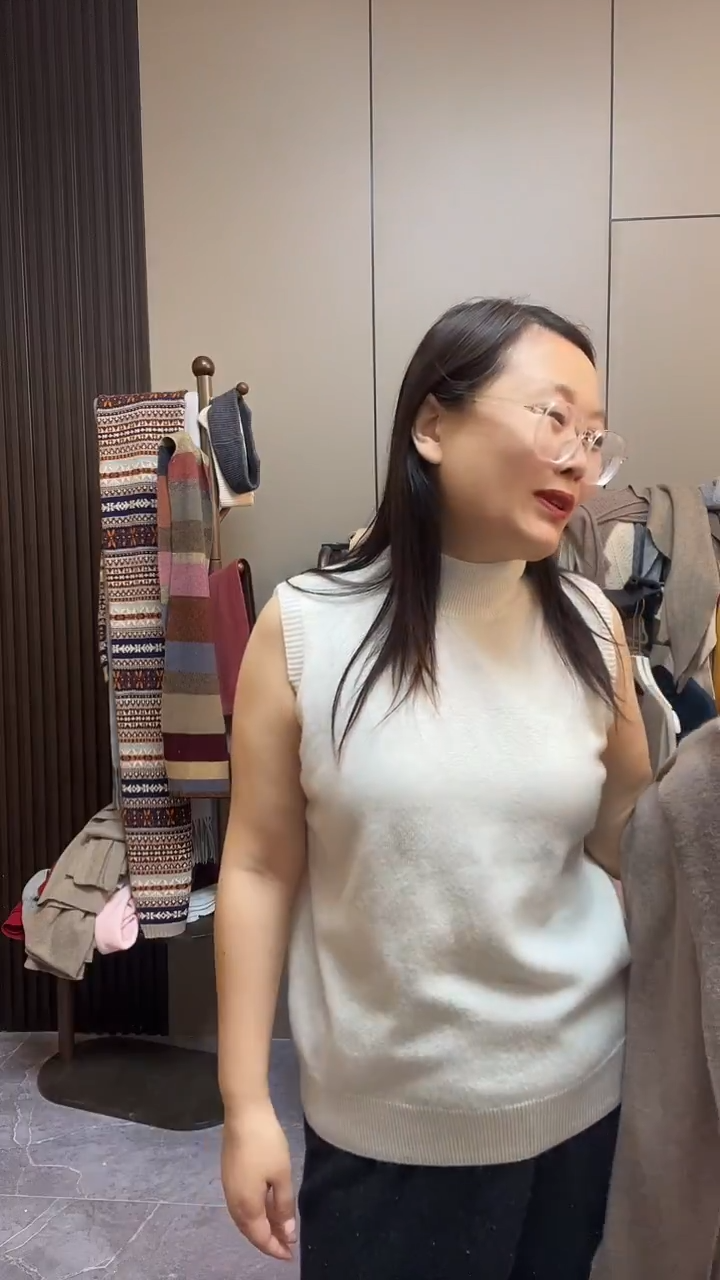 半高背心米色L 666