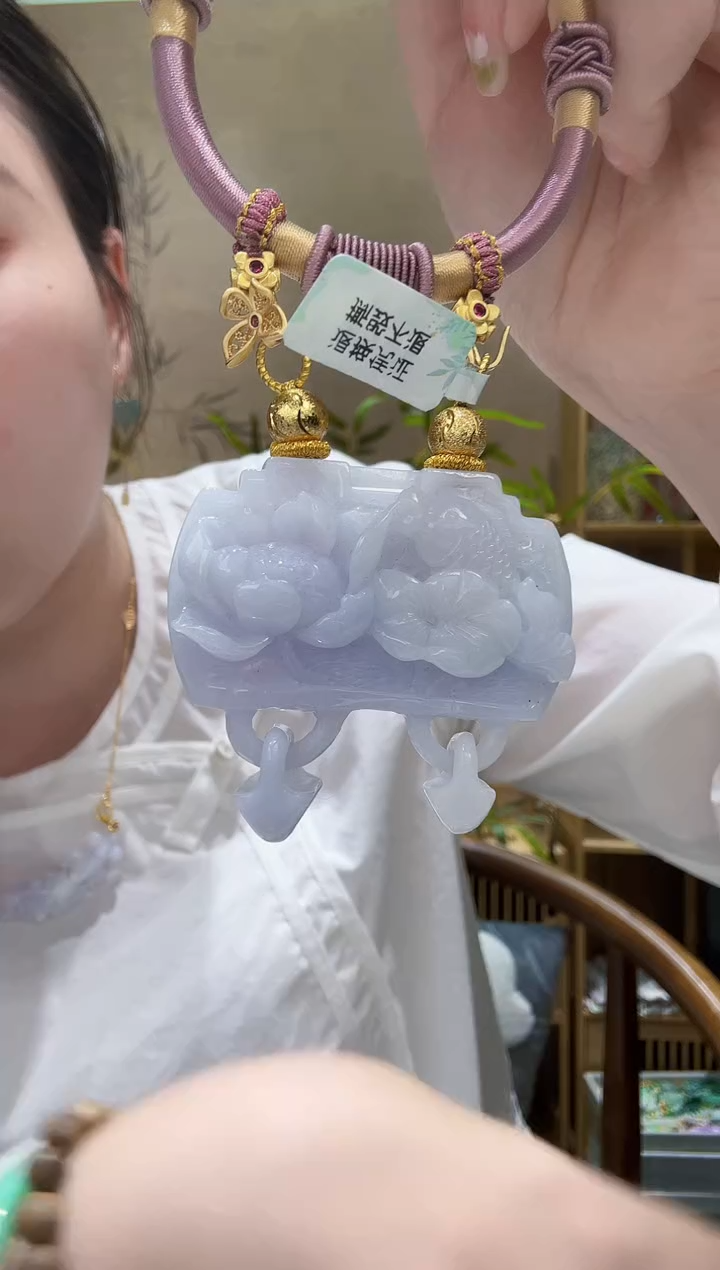 翡翠未镶嵌颈饰吊坠