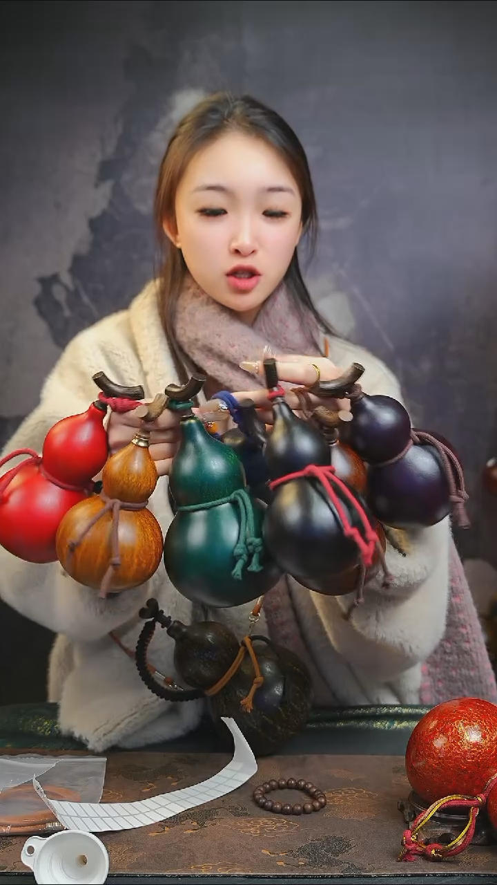 【闪购商品】XS109七彩大漆酒葫芦一起发