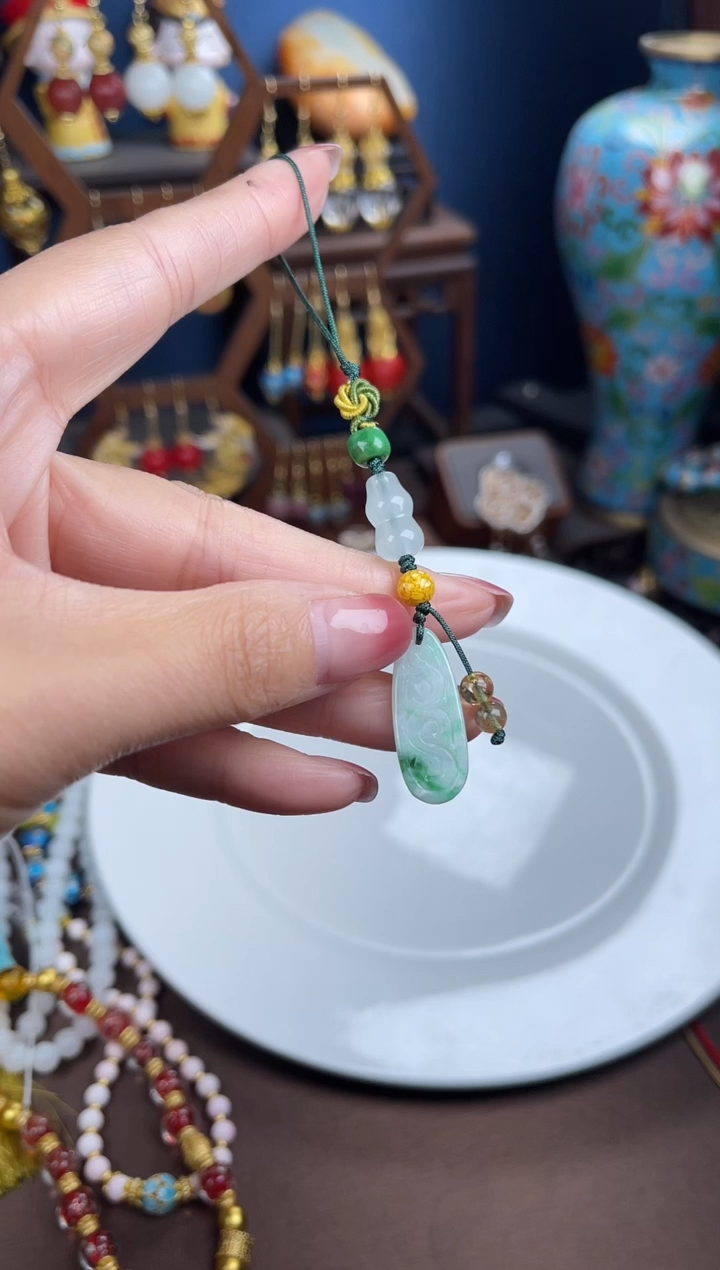 未镶嵌挂件翡翠，112051