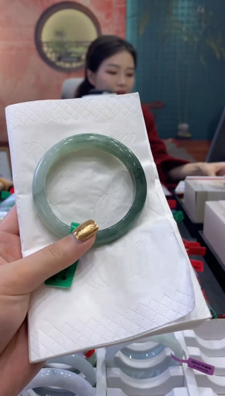 【闪购商品】翡翠手镯未镶嵌多人18012