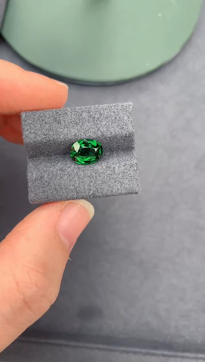 【闪购商品】石榴石裸石未镶嵌2ct沙弗莱