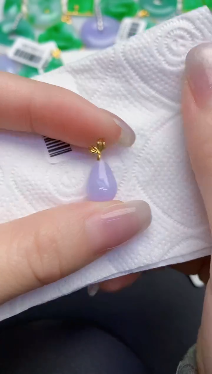 颈饰18K金镶嵌翡翠缅甸天然翡翠A货