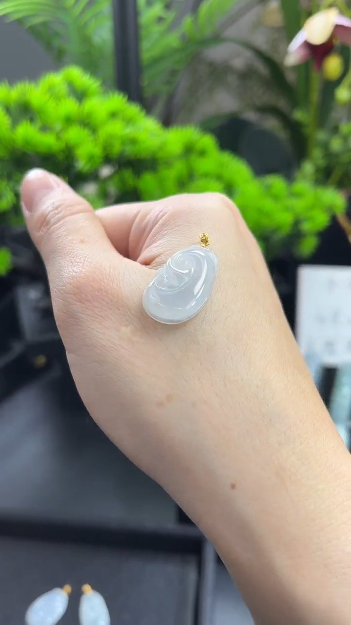 【闪购商品】翡翠吊坠(不含链)18K金镶嵌如意