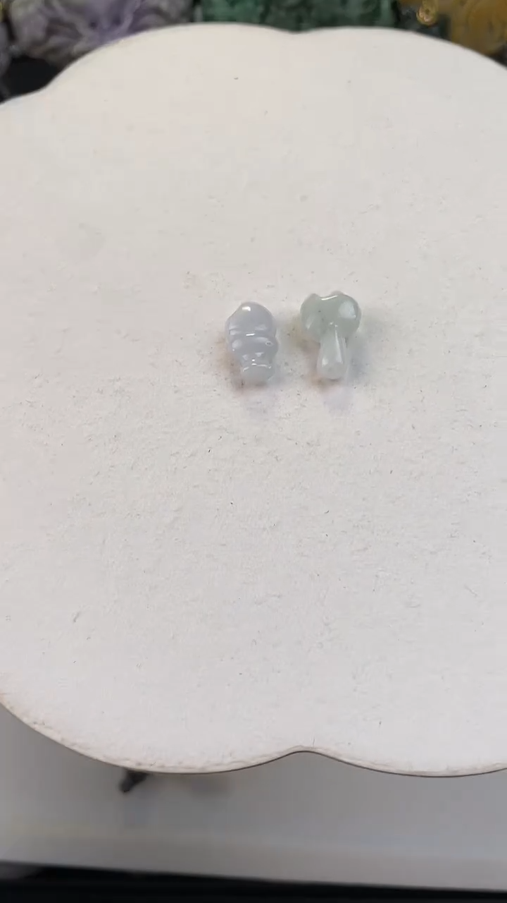翡翠未镶嵌颈饰定制翡翠金色