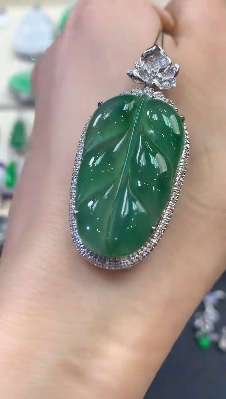 【闪购商品】翡翠吊坠(不含链)18K金镶嵌q49