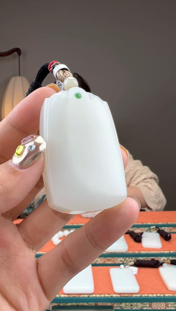 【闪购商品】和田玉颈饰未镶嵌1