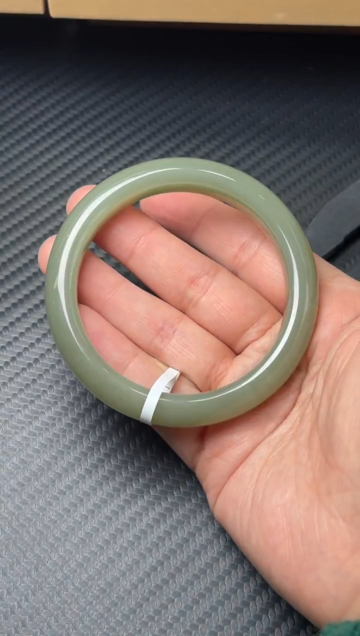 未镶嵌手镯和田玉且末近矿微色差56+sh