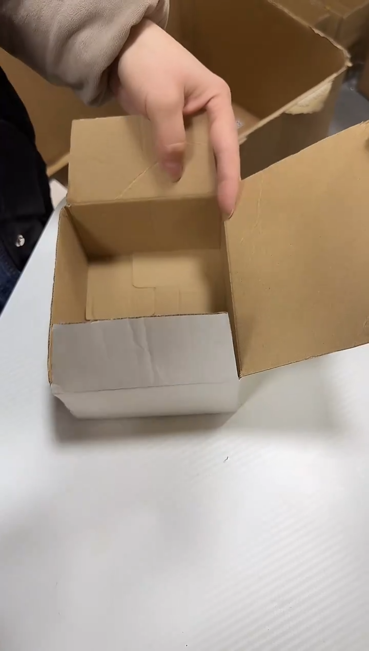 064七彩侧把壶的壶体 