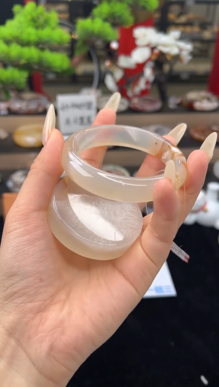 【闪购商品】石英质玉手镯未镶嵌59圈口（赠送镯心)21323