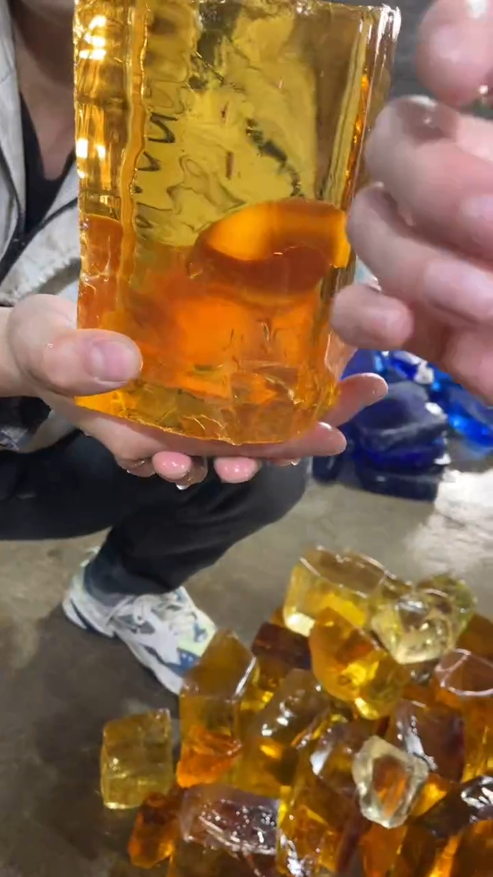 新疆五彩石原石摆件