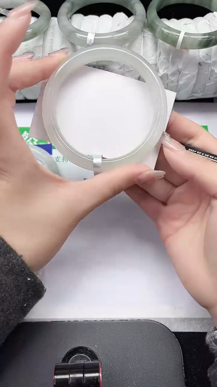 未镶嵌手镯石英质玉14-63/64