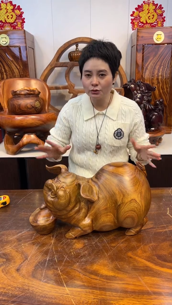 【闪购商品】香樟木实木创意福猪