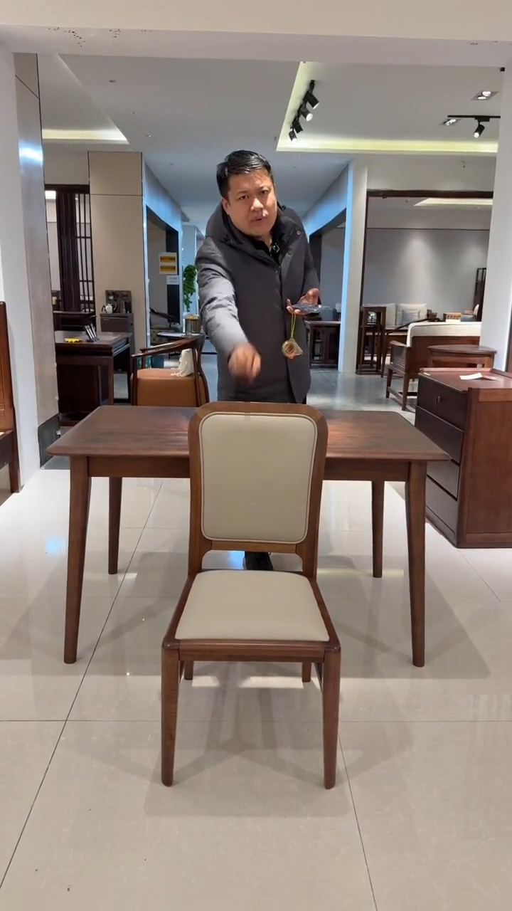 （拍下联系客服确认发货时间）纯实木清尾福利书桌+书椅
