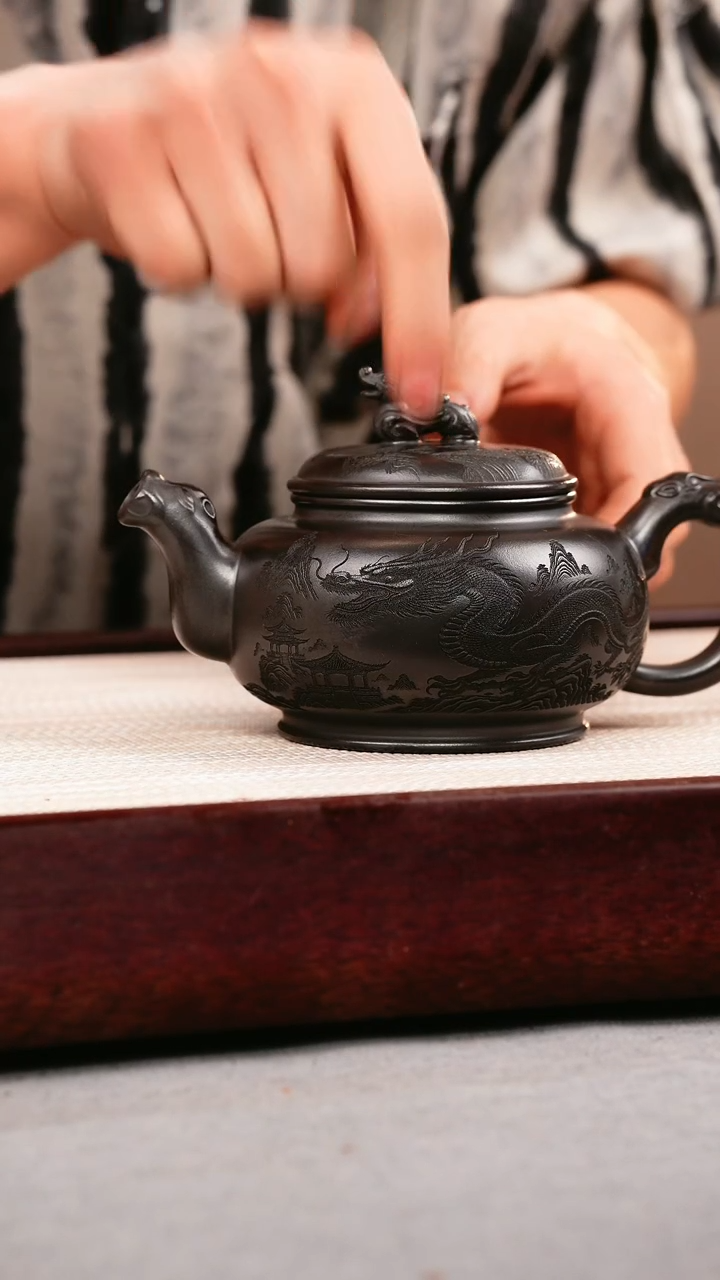 茶壶紫砂石黄 独占鳌头 龙吟虎啸