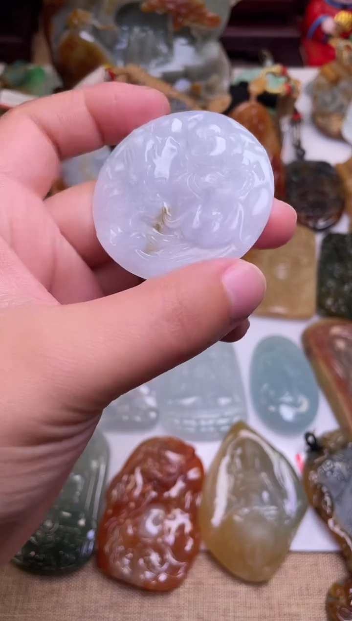 颈饰未镶嵌翡翠佛公