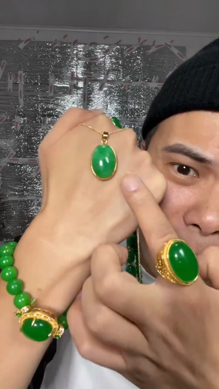 翡翠未镶嵌吊坠(赠链)【小伍珠宝】缅料辣阳绿飘花鸽子蛋吊坠