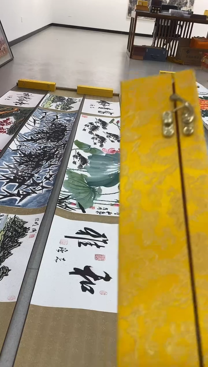 国画3米长卷带礼盒带证书