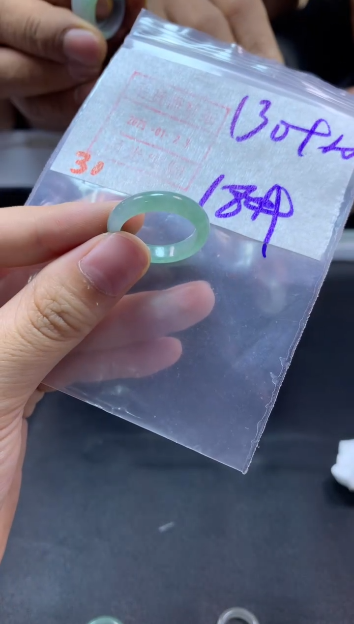 【闪购商品】定制翡翠未镶嵌戒圈18#140毛货需精细抛光