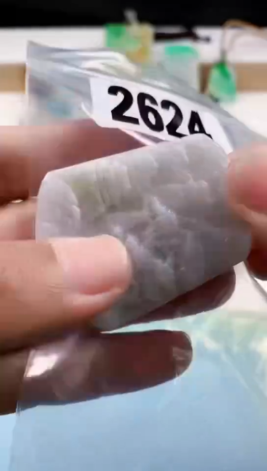 【闪购商品】翡翠挂件未镶嵌天然翡翠吊坠挂件