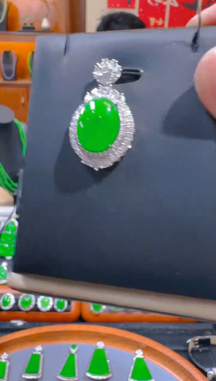 翡翠银S925镶嵌吊坠(赠链)天然a货翡翠