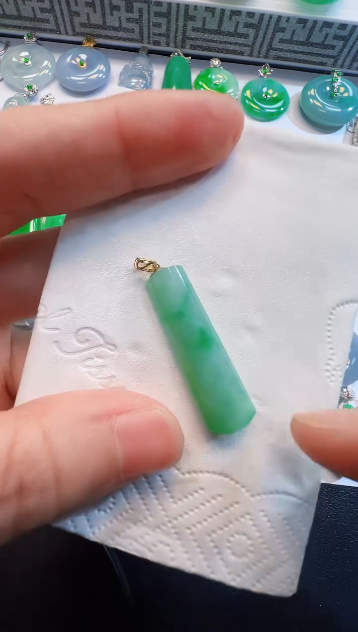 翡翠18K金镶嵌吊坠(不含链)198