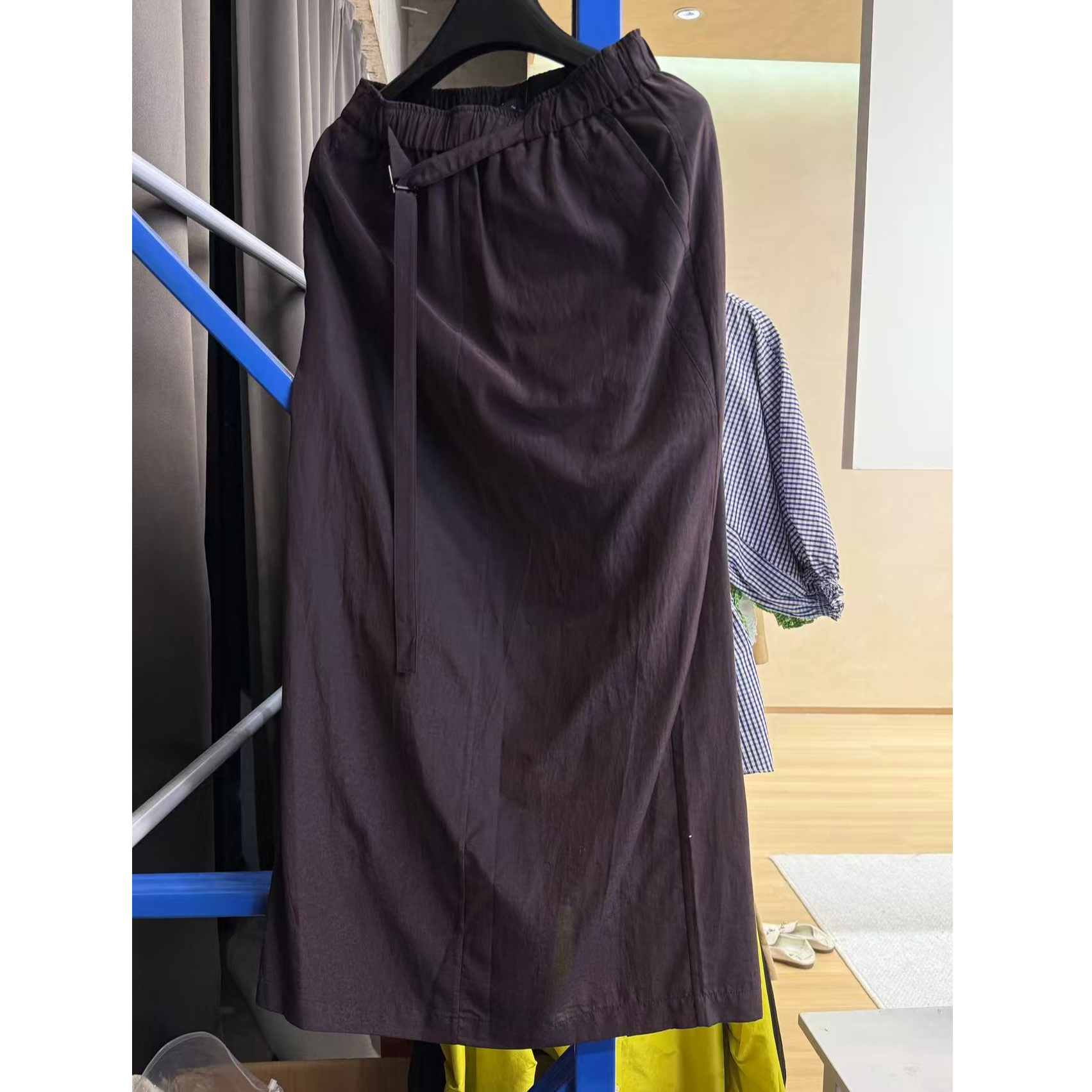 AUM薄款中腰时尚A字裙拼接半身裙常规款裙子M1FZ24492