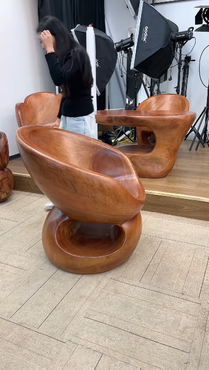 【闪购商品】稳定木实木创意主人椅