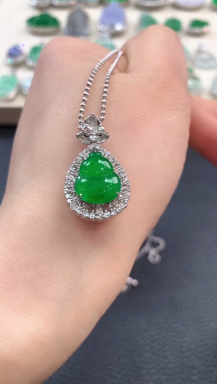 【闪购商品】翡翠吊坠(不含链)18K金镶嵌n75  