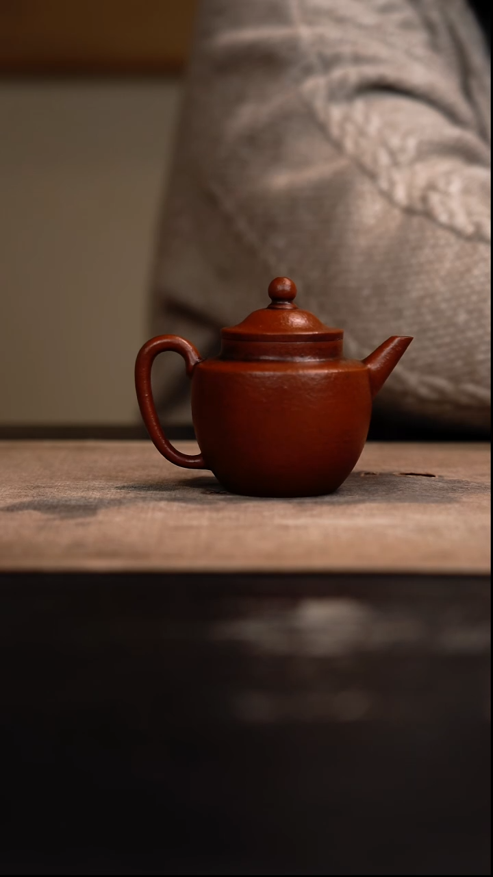 【闪购商品】紫砂茶壶剑流宫灯壶粗砂朱红泥110cc