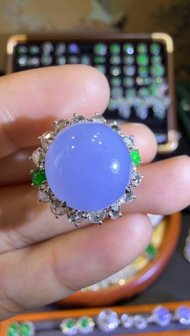 【闪购商品】翡翠戒指18K金镶嵌高冰紫罗兰蛋面