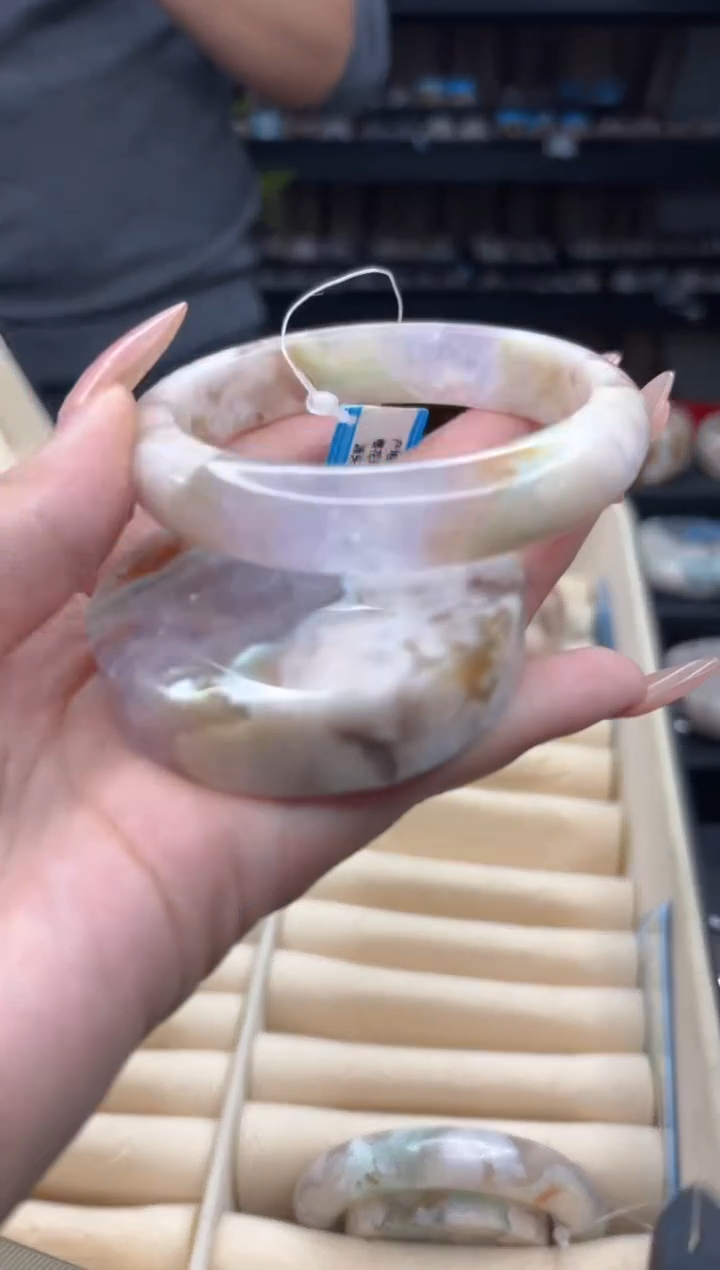 【闪购商品】石英质玉手镯未镶嵌177（59圈赠送镯心）