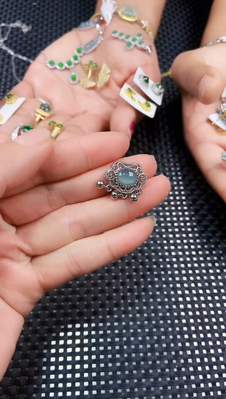 【闪购商品】翡翠吊坠(不含链)未镶嵌11111111