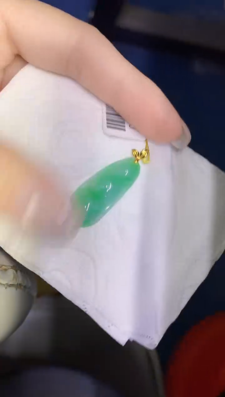 颈饰18K金镶嵌翡翠缅甸天然翡翠A货