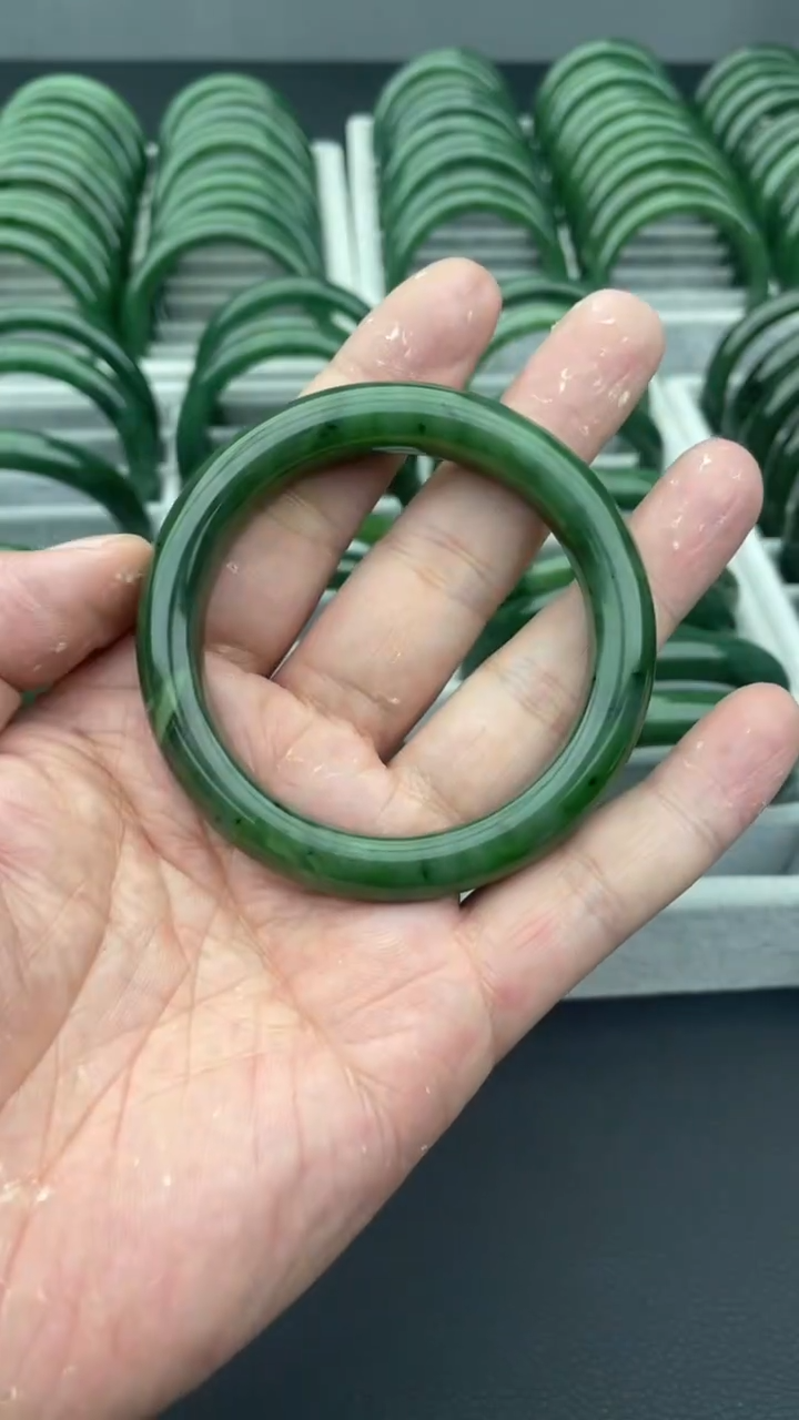 未镶嵌手镯和田玉（碧玉）17-55.5