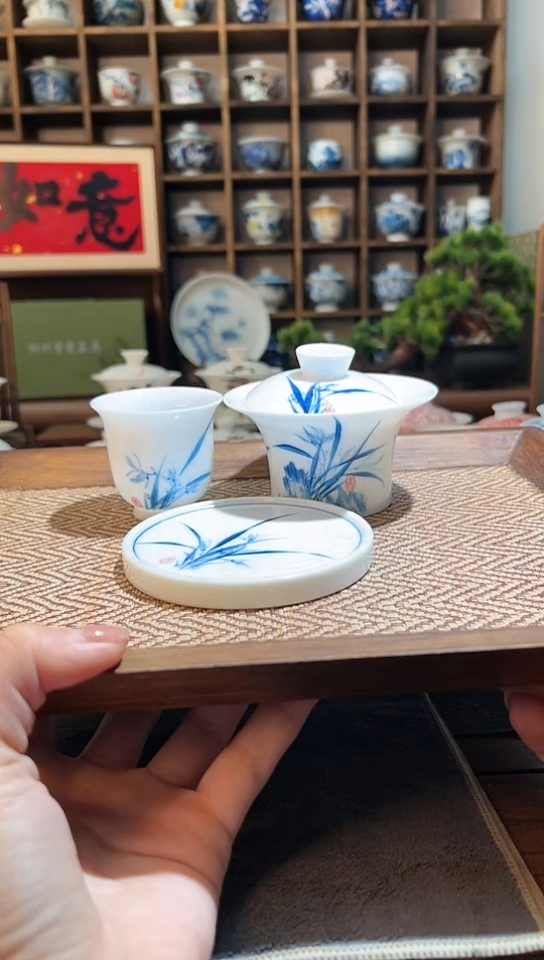 【闪购商品】手绘兰花马蹄盖碗+送主人杯+送盖置