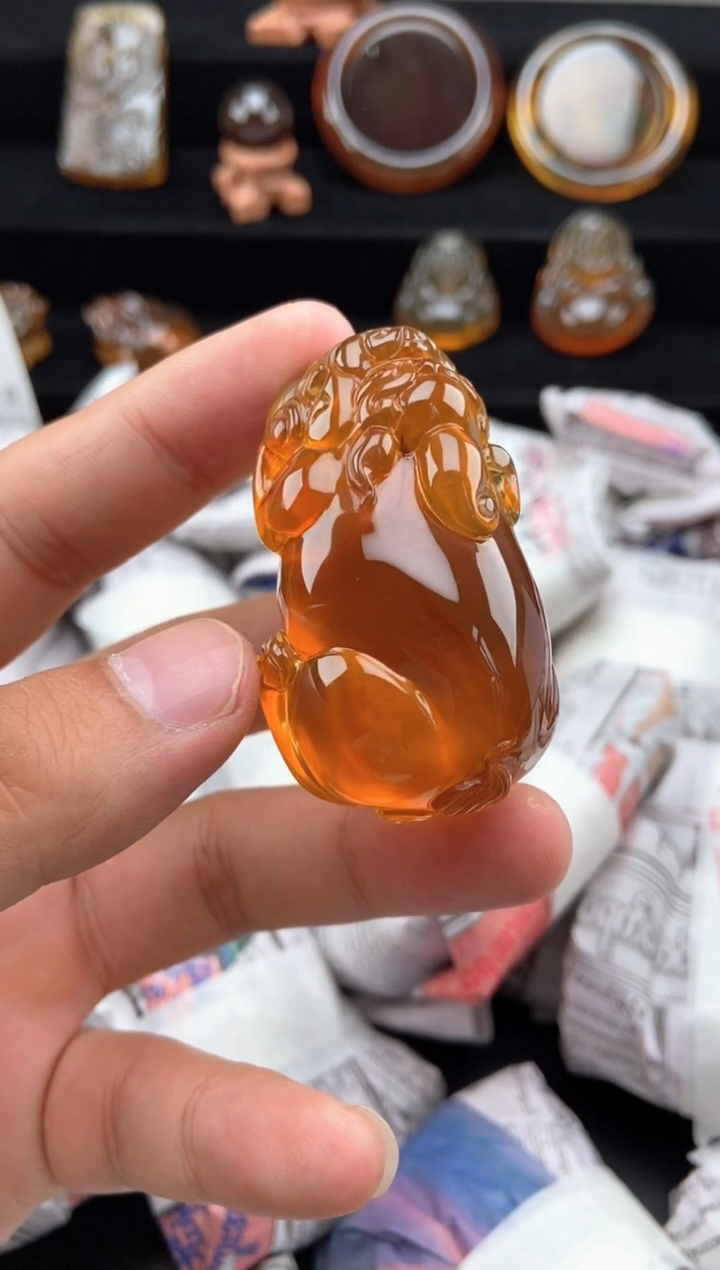 琥珀颈饰未镶嵌金棕珀貔貅吊坠