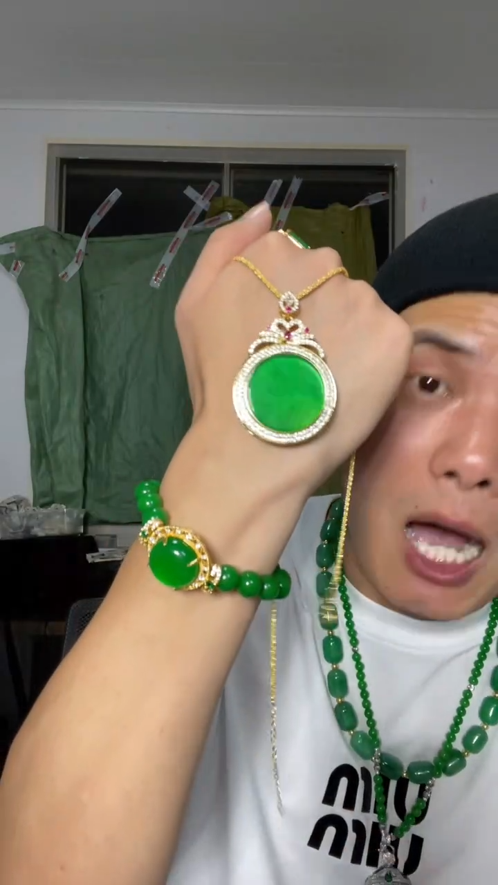 翡翠未镶嵌吊坠(赠链)【小伍珠宝】满绿豪镶大圆牌吊坠