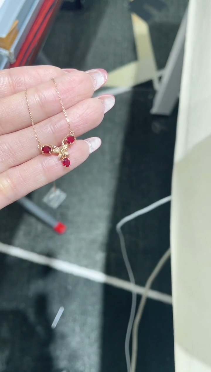 18K金镶嵌项链红宝石项链