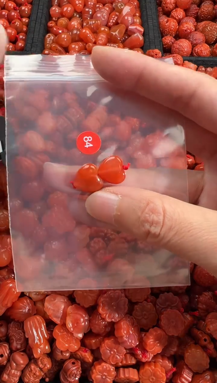 【闪购商品】南红玛瑙未镶嵌颈饰1