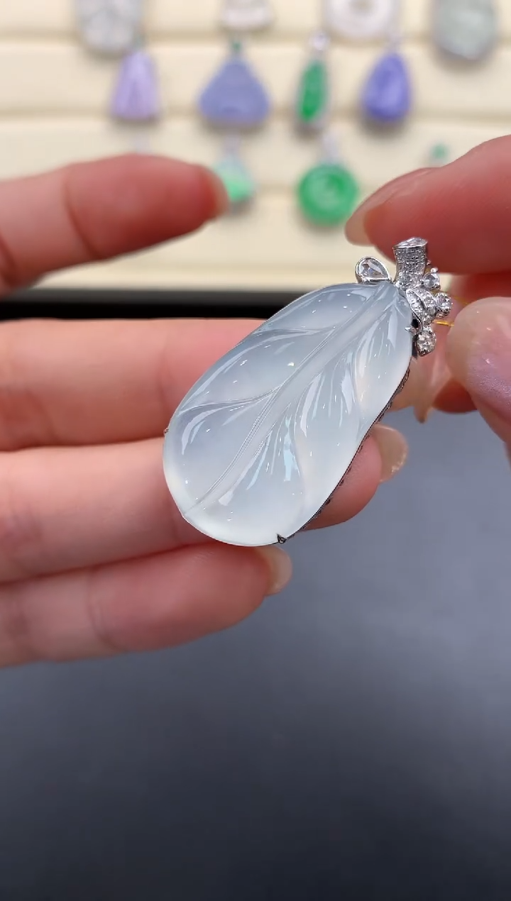 【闪购商品】翡翠颈饰18K金镶嵌Q692    