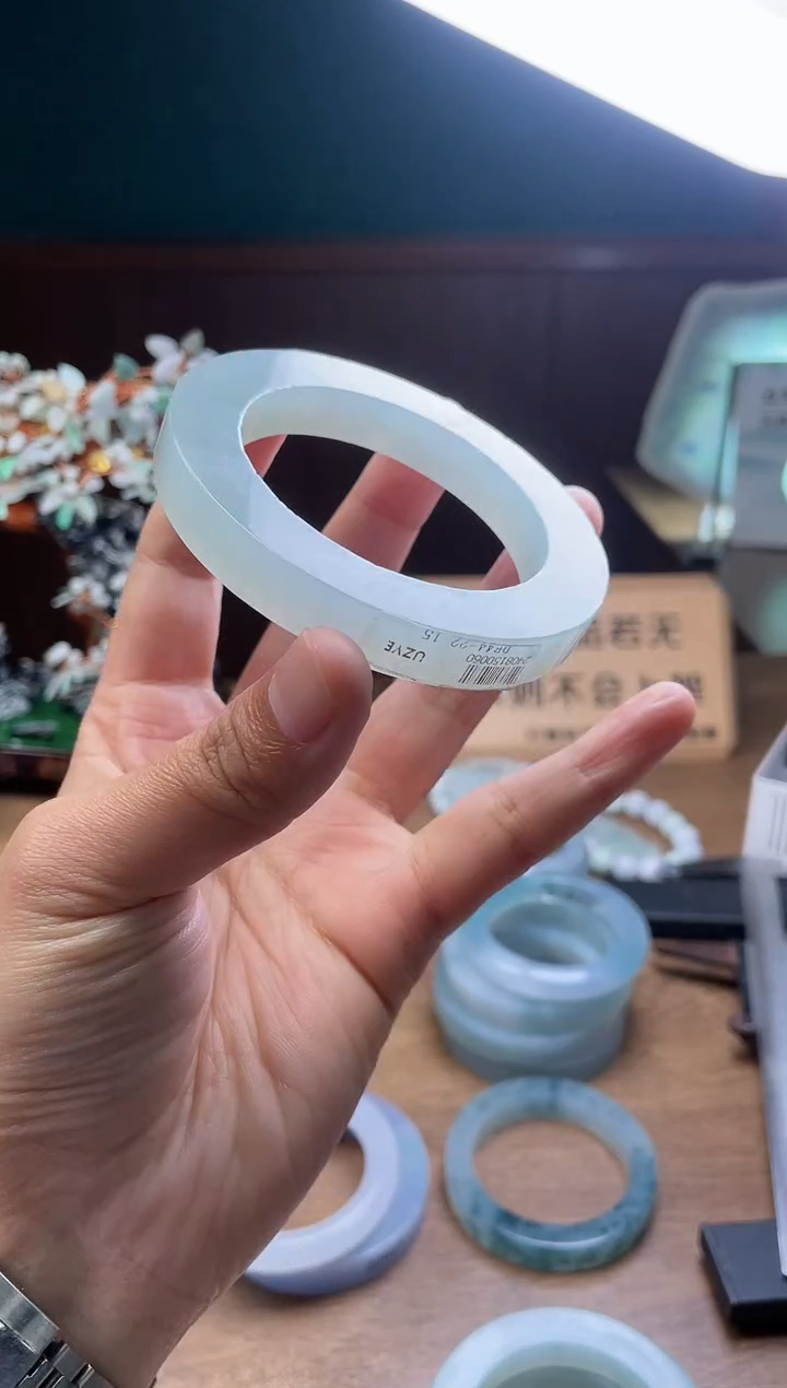 【闪购商品】定制翡翠手镯未镶嵌定制