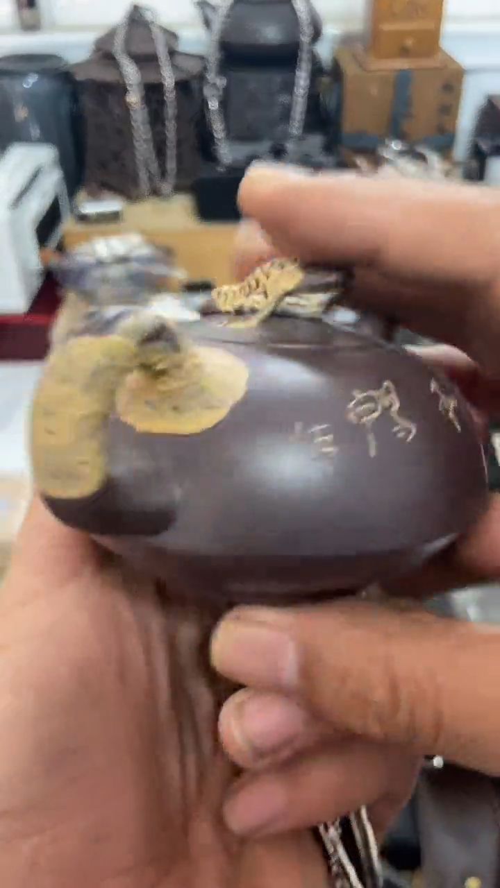 瓷片闪购商品  如图所示