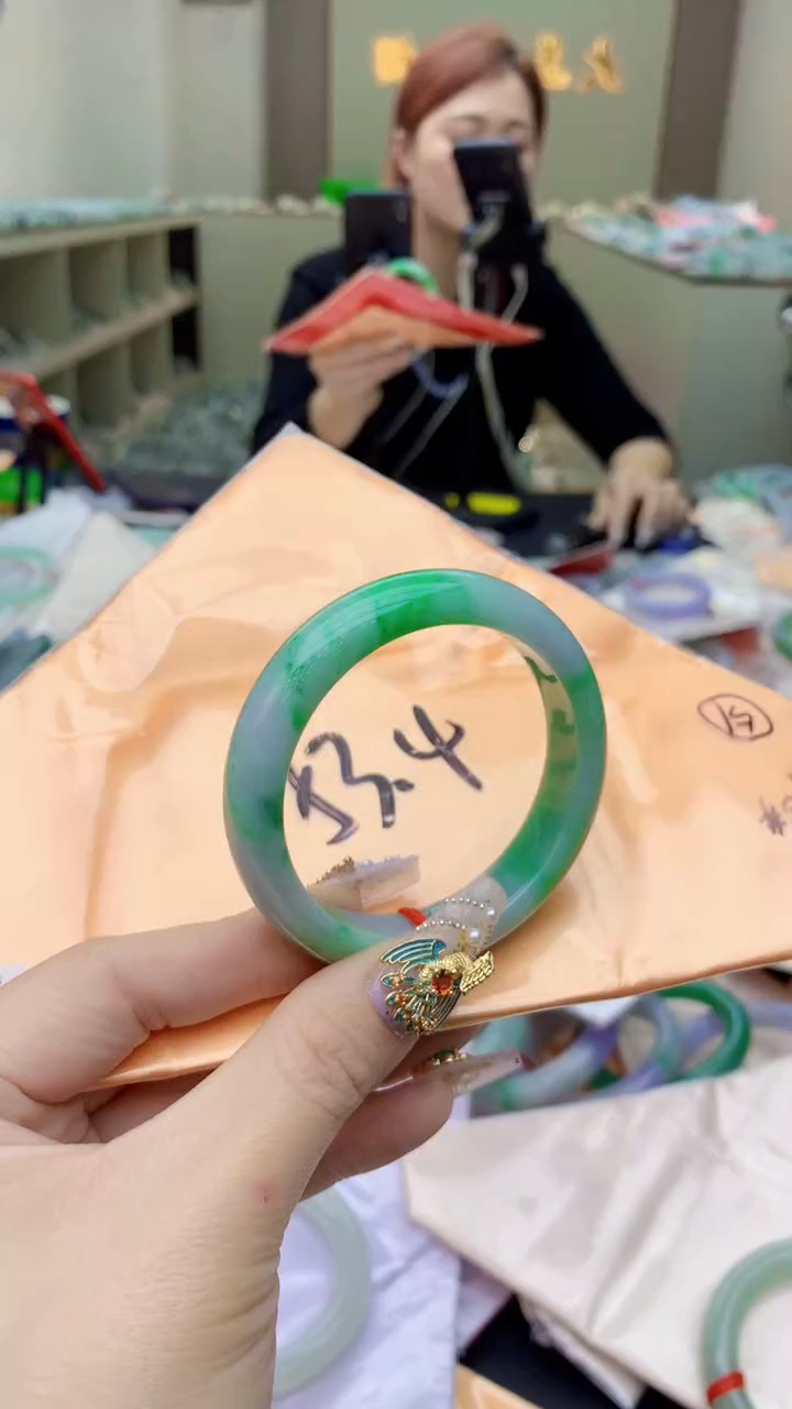 【闪购商品】翡翠手镯未镶嵌0280200769